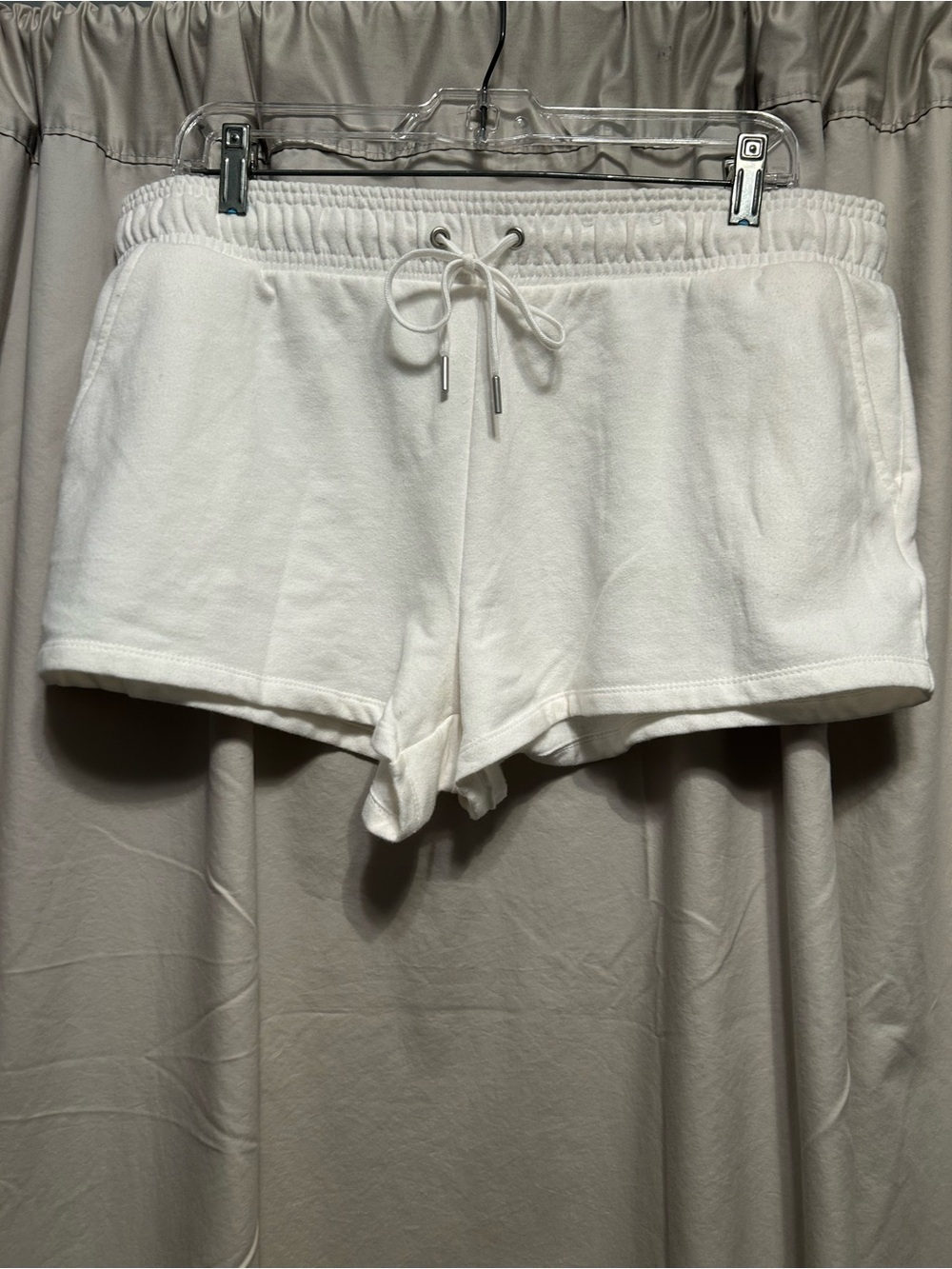 Auden White Elastic Drawstring Athletic Shorts